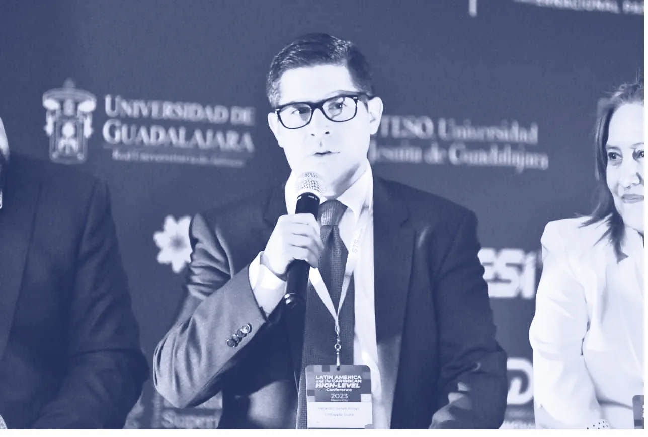 Alex Servin en el Foro STS de alto nivel